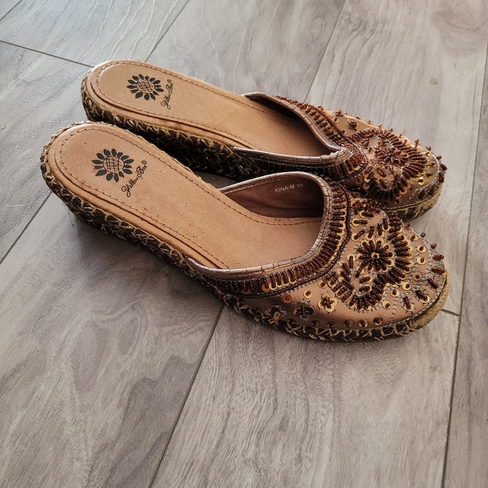 Yellow Box Kina-M Mules size 10